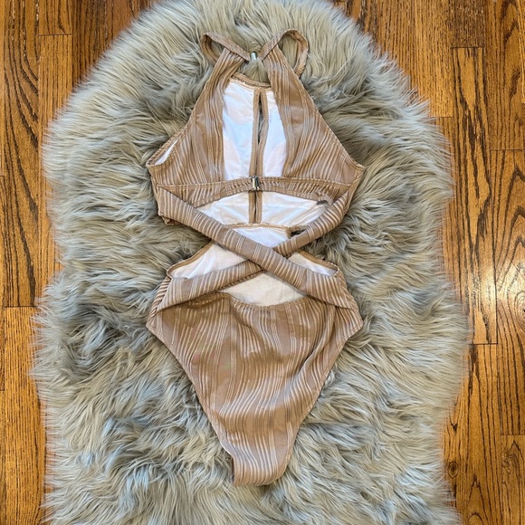 SHEIN taupe/brown strappy cutout swimsuit - Picture 5 of 10
